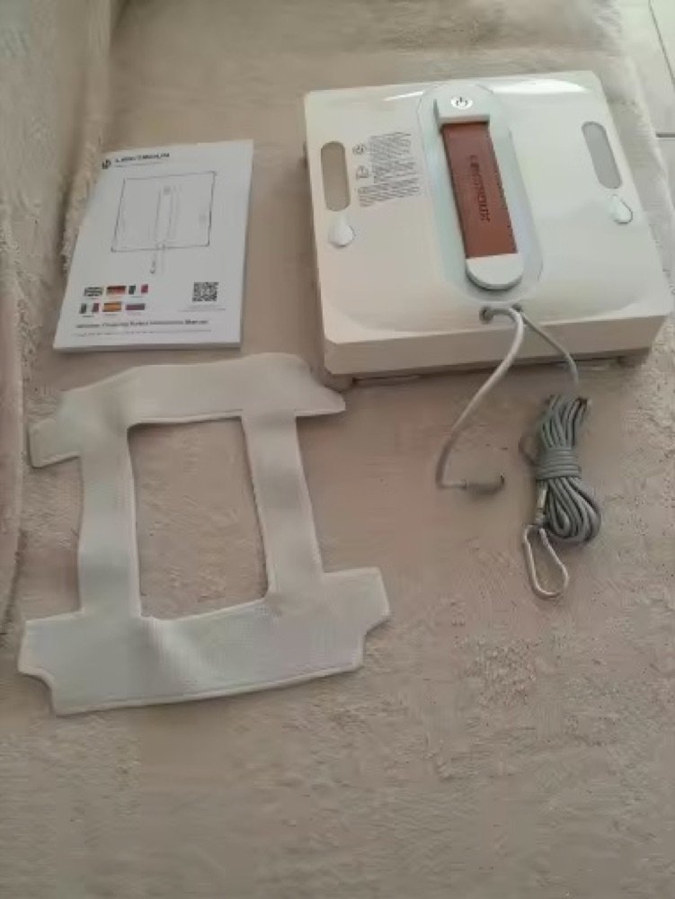 Liectroux S11 avec sa lingette microfibre et sa corde de sécurité